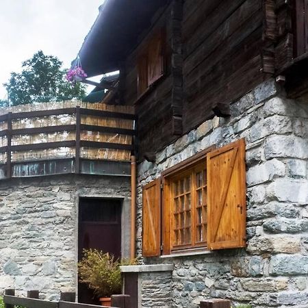 Chalet Indipendente In Centro A Valtournenche Exterior photo